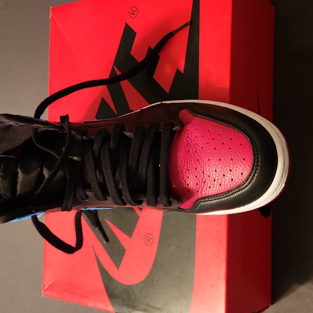 Nike - Picture 7 of 13